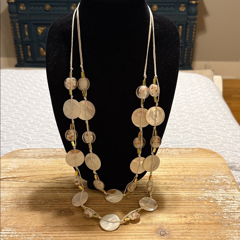 Vintage Boho White Mother of Pearl Double Layered Beaded Shell Disc Necklace